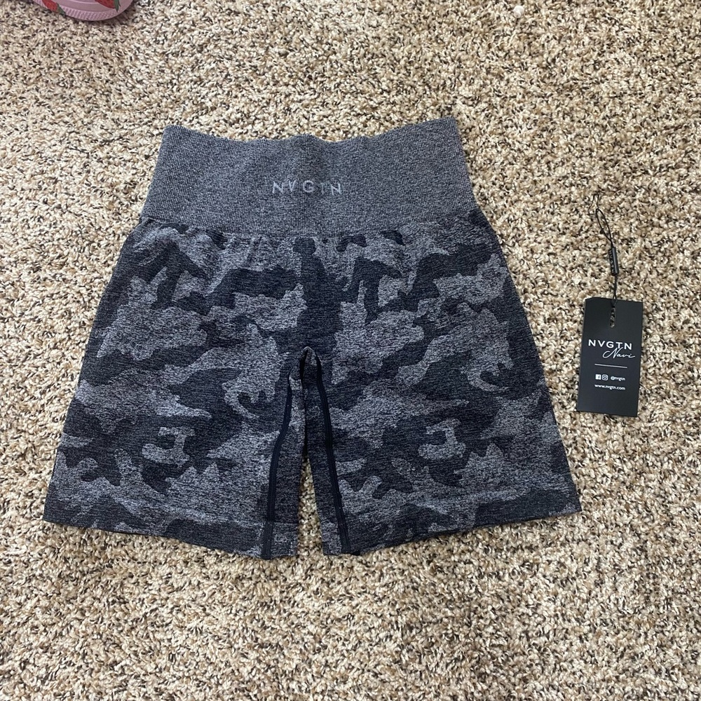 NWT Nvgtn seamless shorts size medium